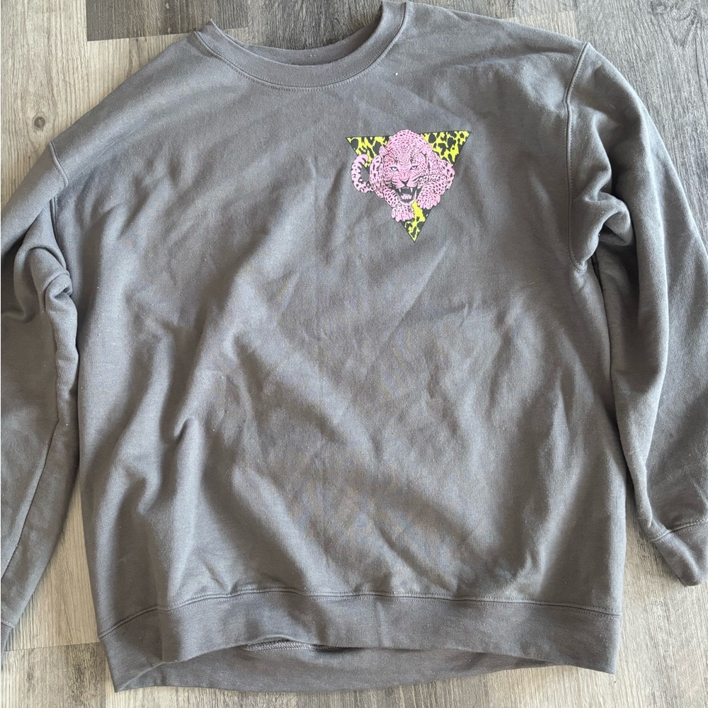 Crewneck Sweatshirt with Pink Leopard Graphic - Women